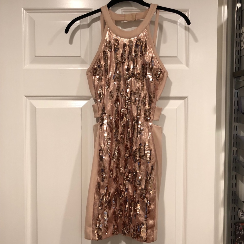 Bebe XXS Blush Sequin Mini Dress